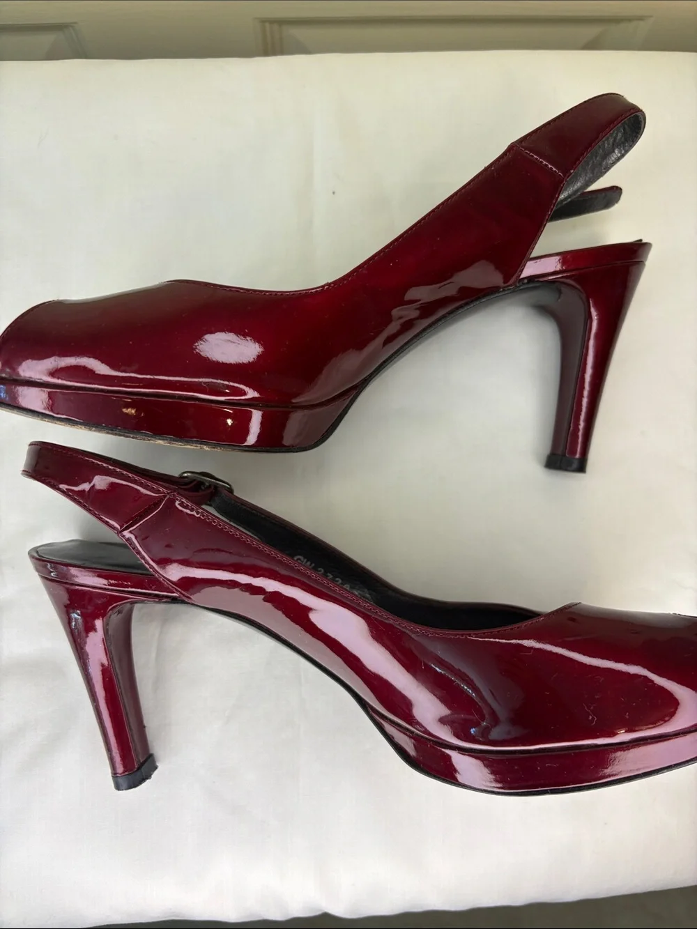 Stuart Weitzman Burgundy Red Patent Peep Toe Sling Back Heels Retro Style Size 8